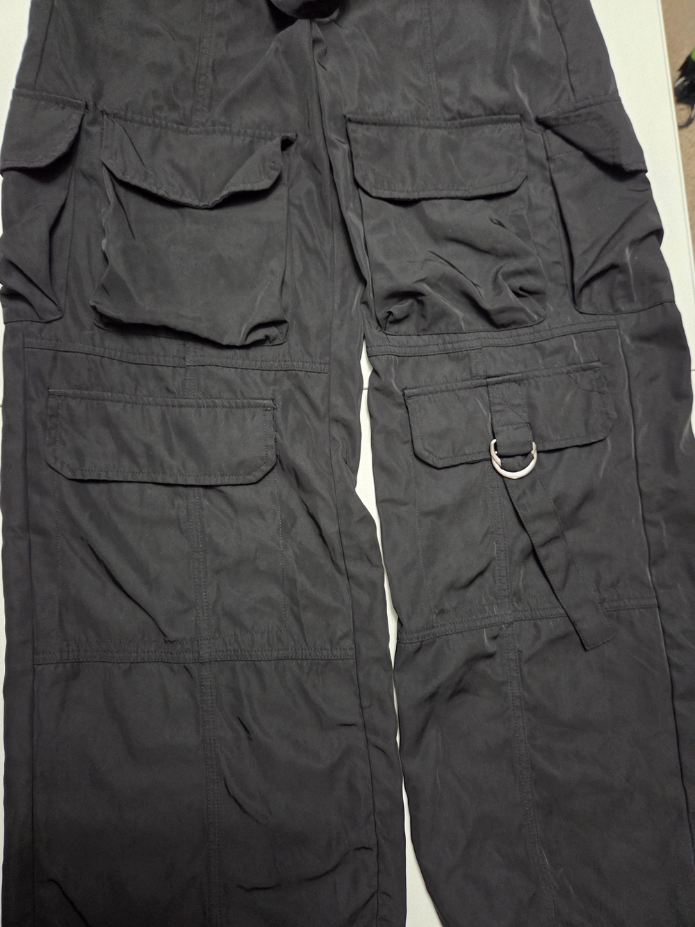Bershka Black Wide-Leg Cargo Pants with D-Ring & Flap Pockets - Picture 4 of 14